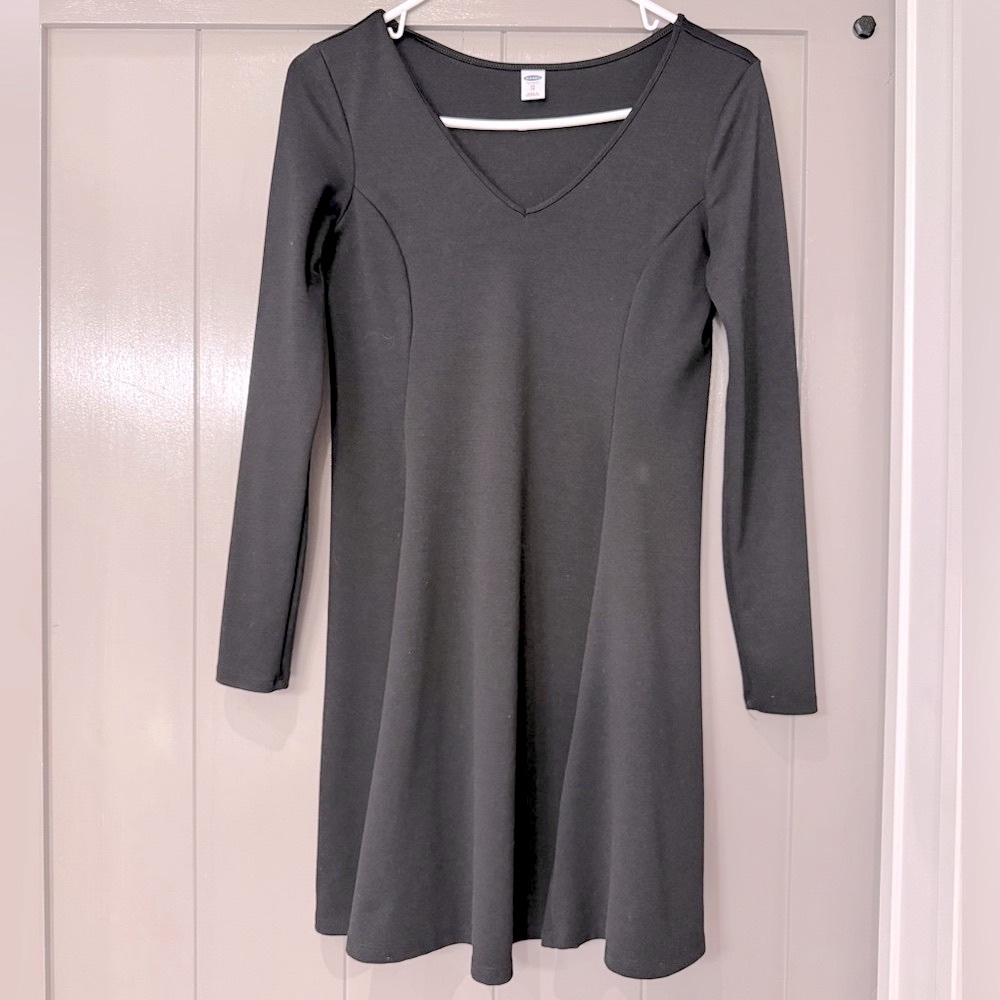 Old Navy Womens‎ XS Black Long Sleeve V-Neck Fit and Flare Knit Mini Dress